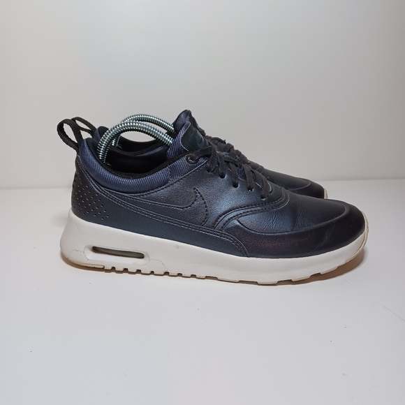 Nike Air Max Thea SE Women's size 6.5 Metallic Hematite Running Shoes 861674 002 - Picture 2 of 9